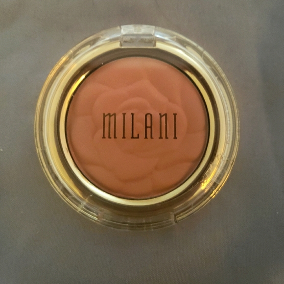 3/$15 Milani Rose Powder Blush shade Romantic Rose - Picture 1 of 2